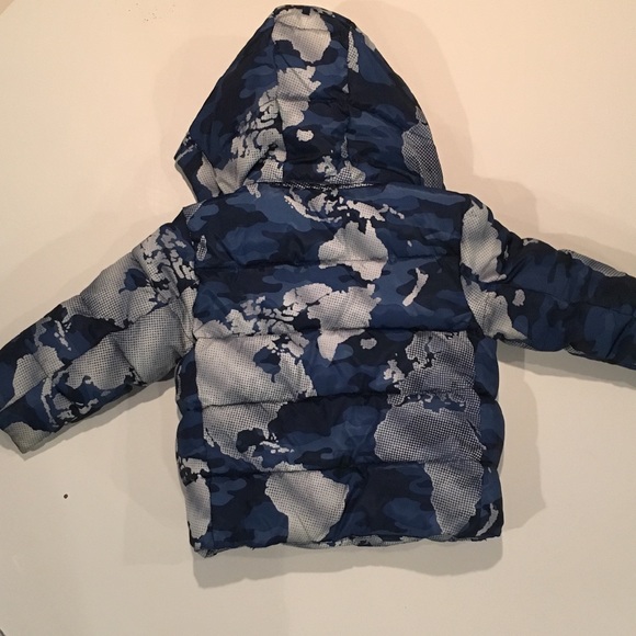 Baby Gap puffer coat - Picture 2 of 4